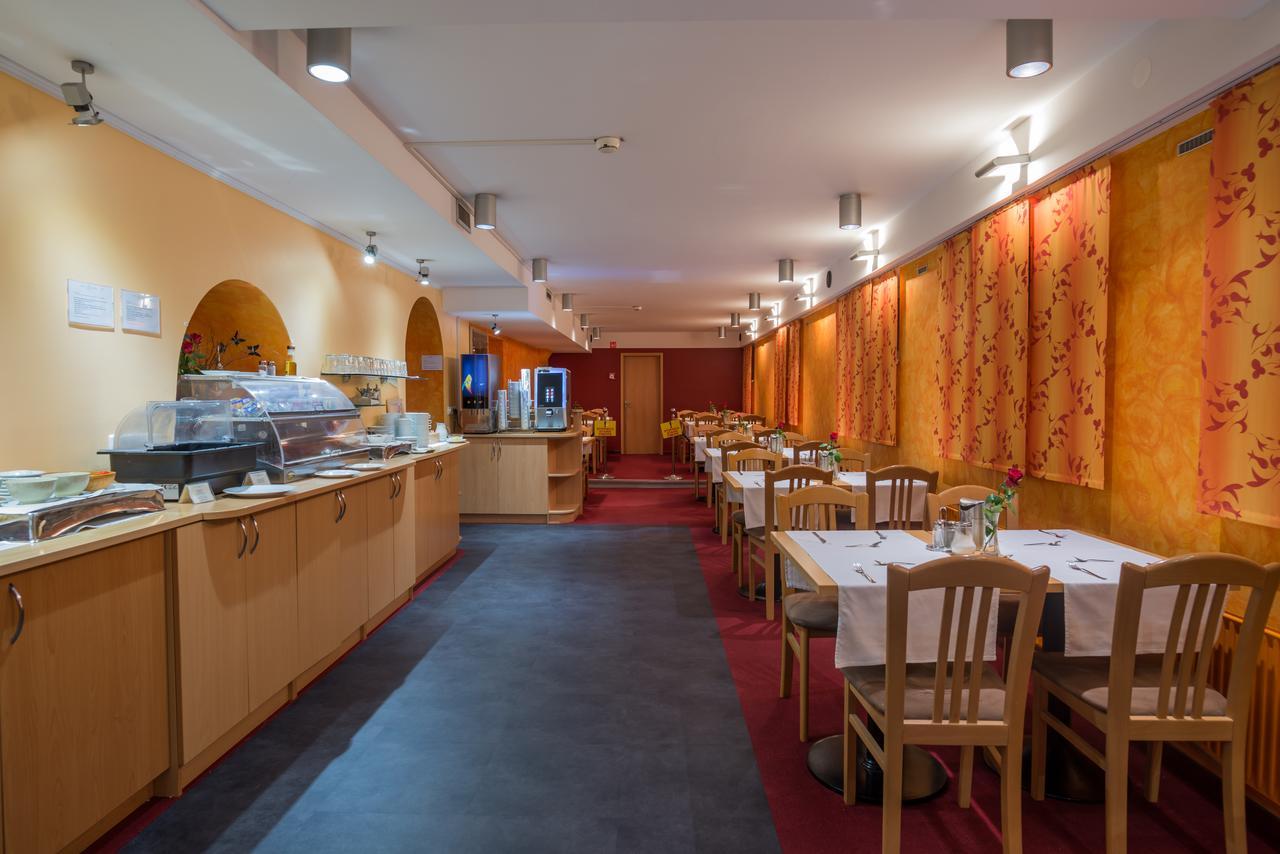Hotel Tabor Maribor Buitenkant foto