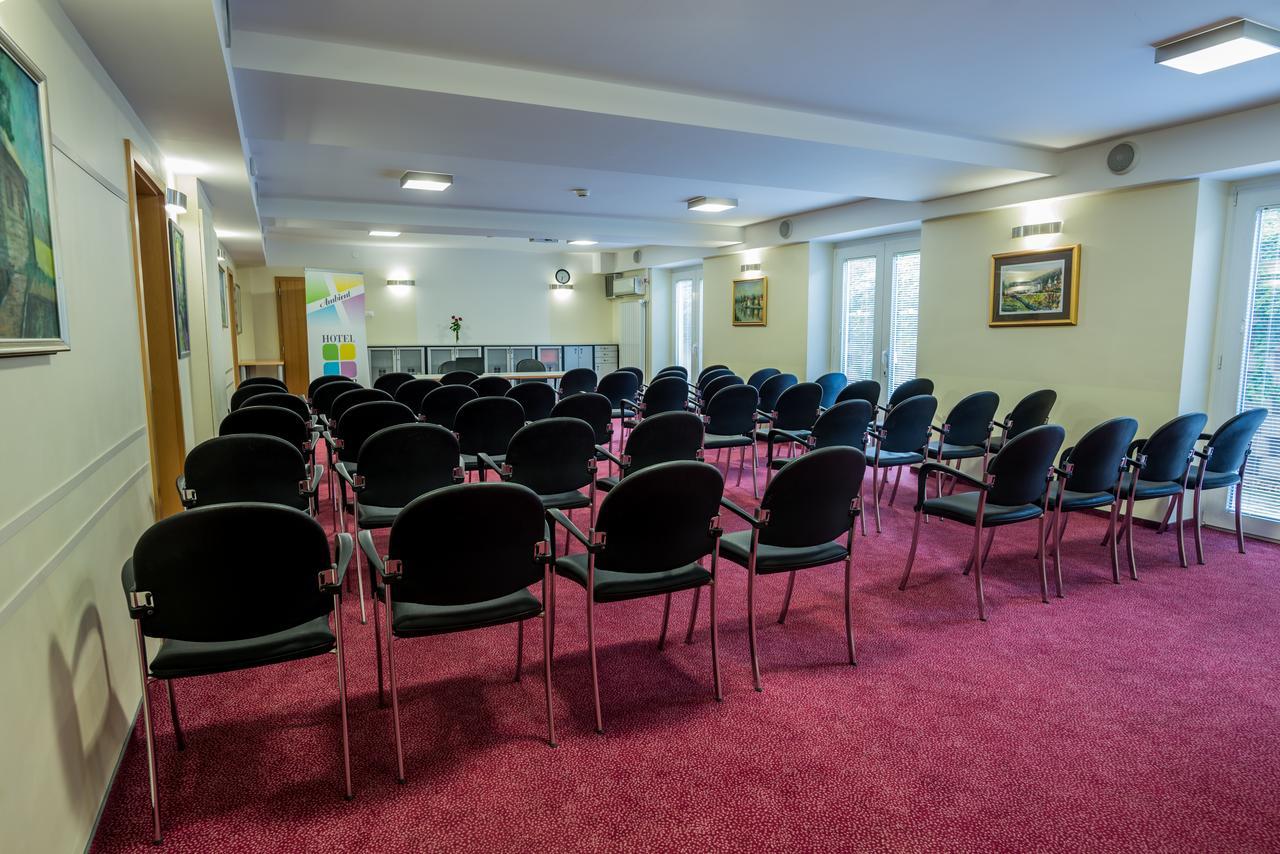 Hotel Tabor Maribor Buitenkant foto